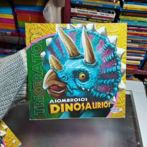 Asombrosos Dinosaurios. Triceratops - Minicartilla CB